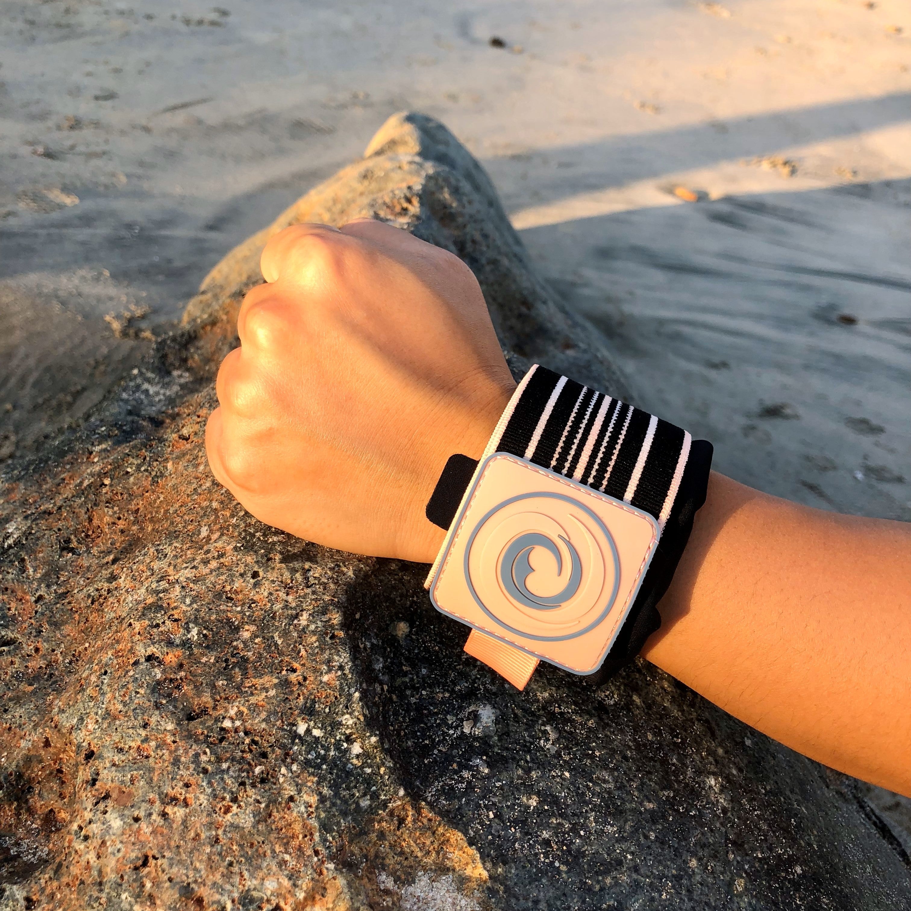 Waterproof Wristband Phone Pouch — Running, Swimming & Travel